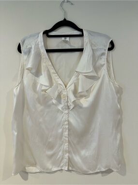 100% silk Gerard Darel Ivory Ruffle V-Neck Sleeveless Top